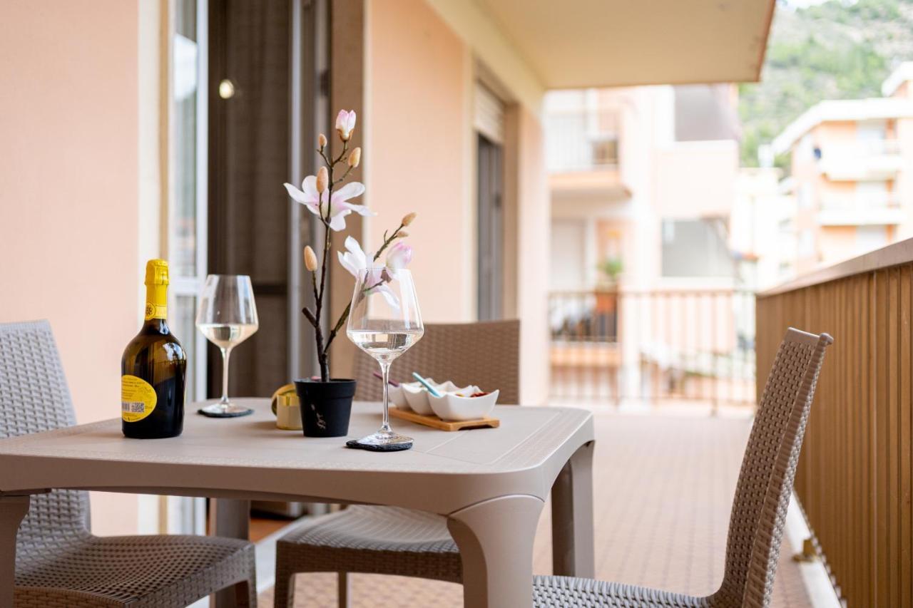 Apartament Near The Sea - Wifi And Parking Ventimiglia Zewnętrze zdjęcie